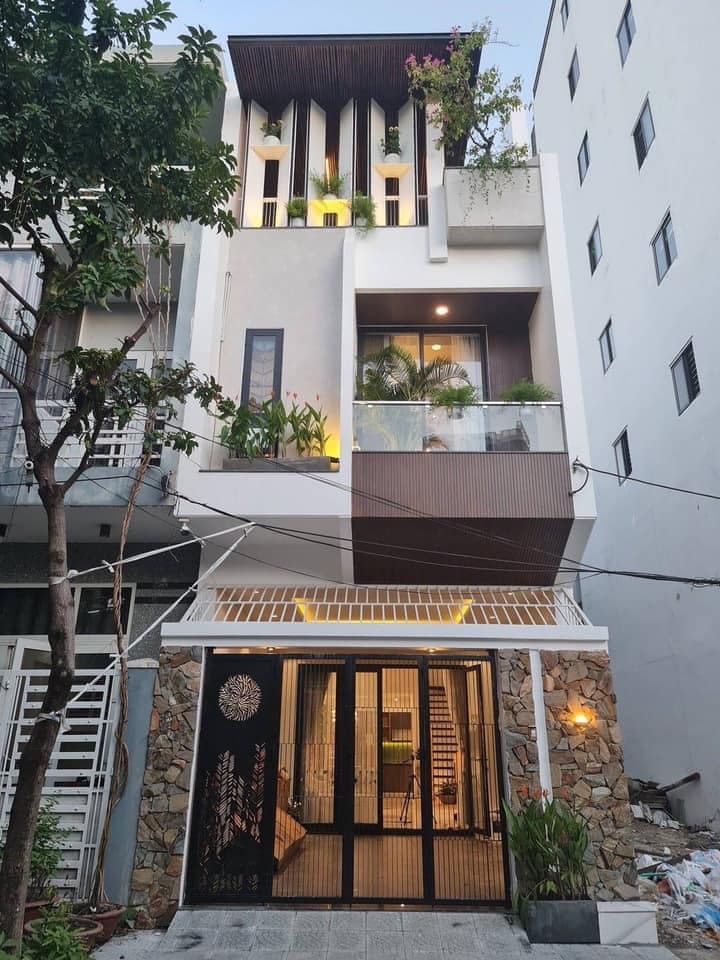 nhà phố 2 tầng 1 tum