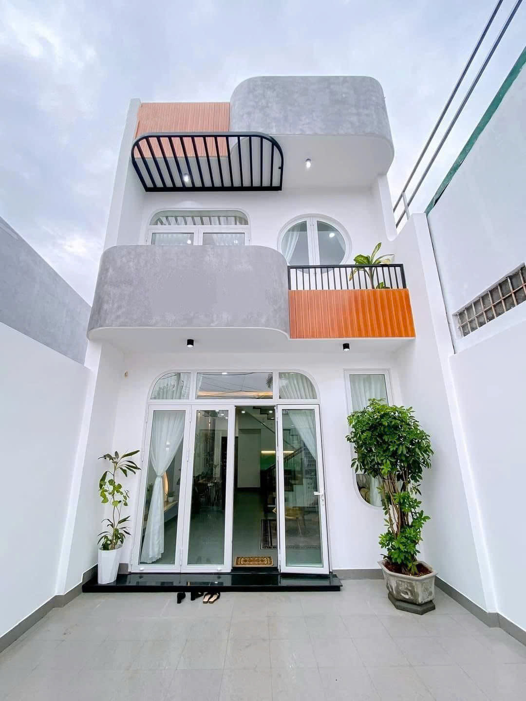 nhà phố 2 tầng hiện đại